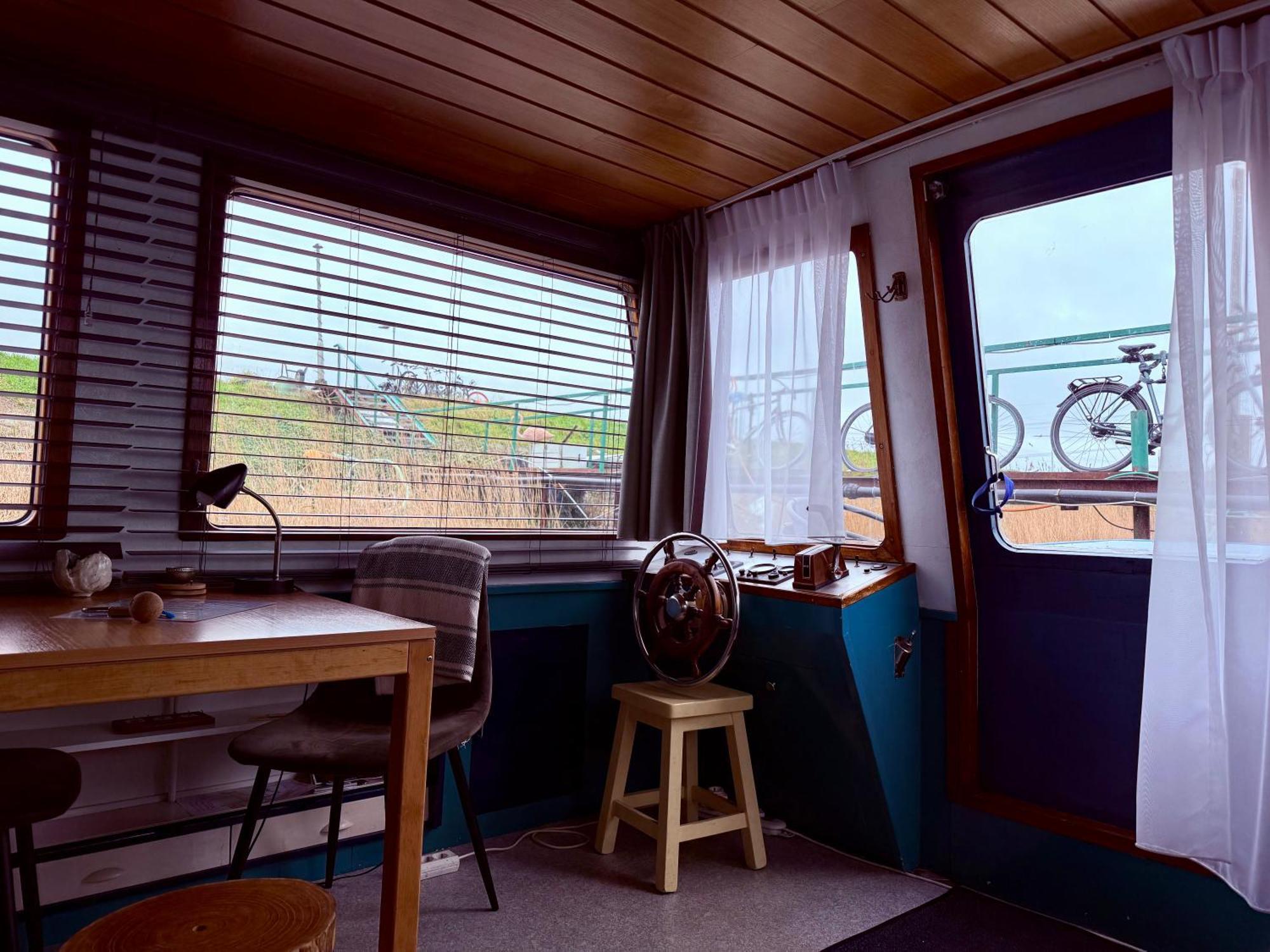 Floating B&B Amsterdam Exterior photo